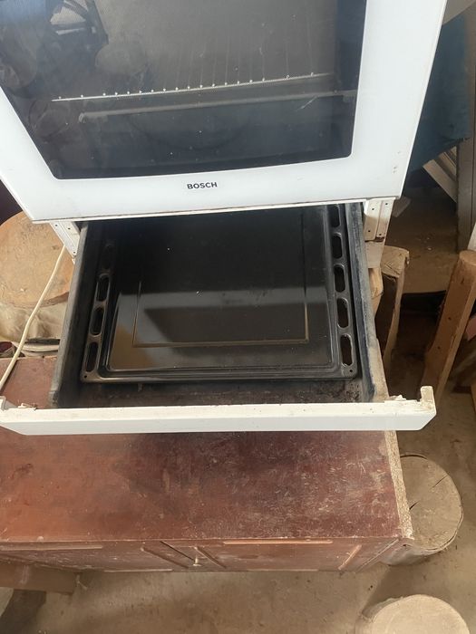 Vând Aragaz cu cuptor electric