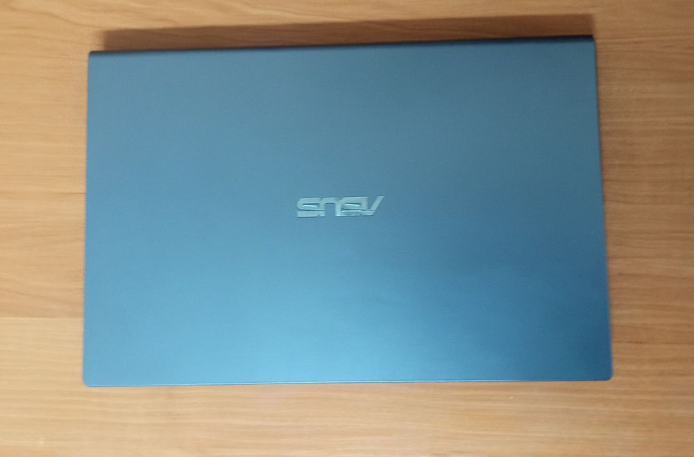 Компактный ноутбук ASUS