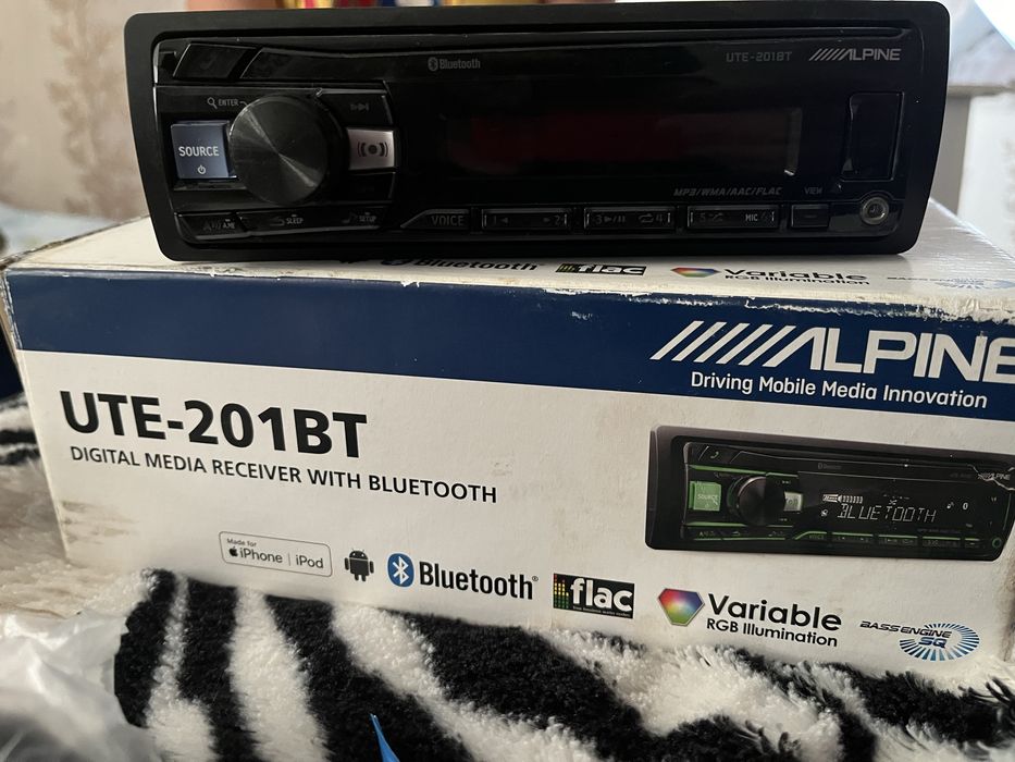 Магнитола ALPINE