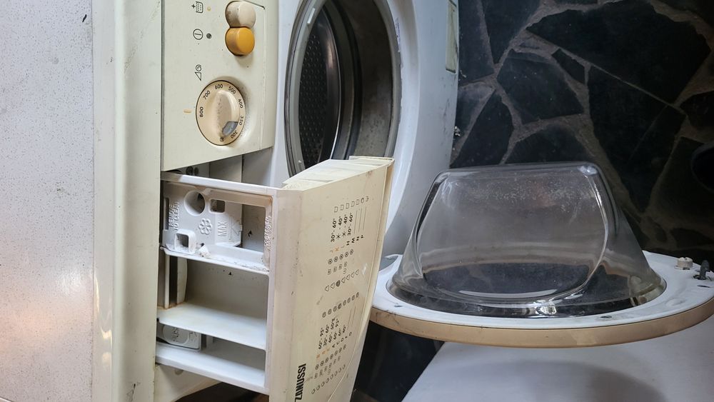 Продам стиральную машину Zanussi
