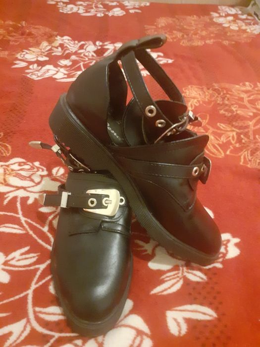 Pantofi noi decupati nr 37