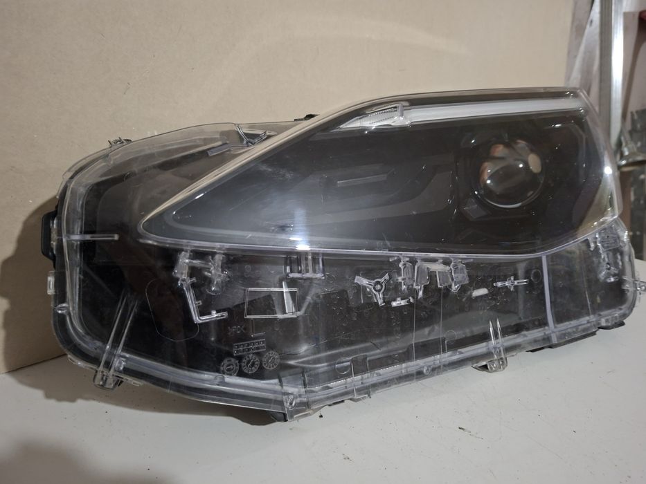 Ляв Фар Toyota Yaris Cross 2020 - 2025