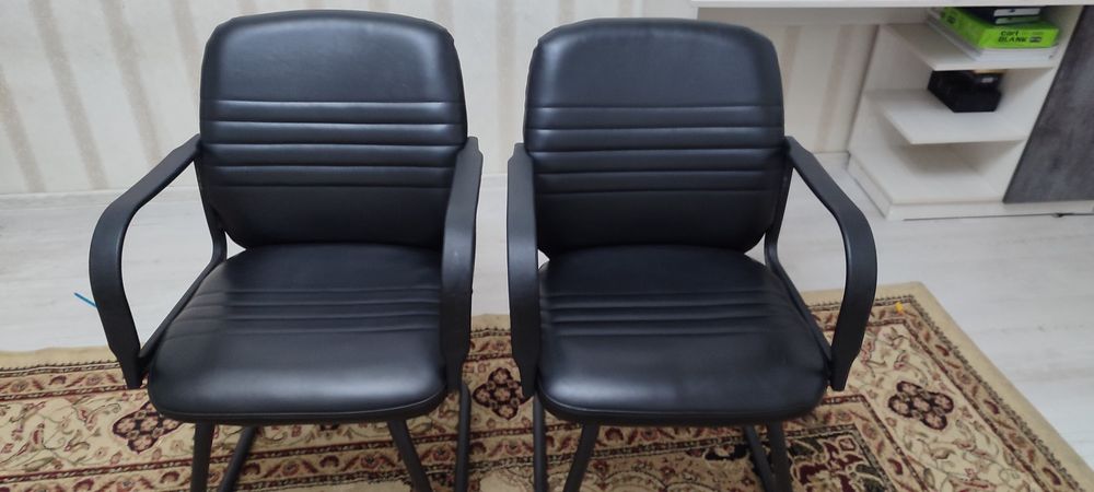 Кресло кожанный .