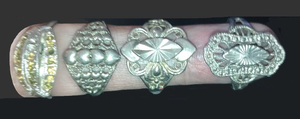 Vând 12 inele nemarcate cu 200 Ron