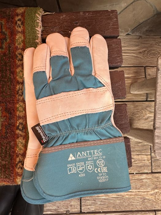 Продам зимние перчатки цена 1000т