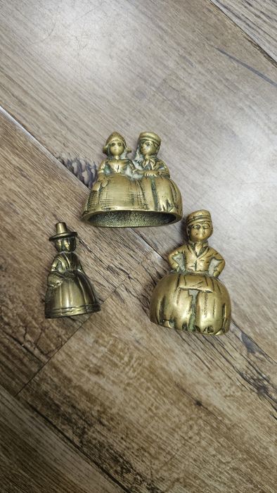 Trei modele de clopoței