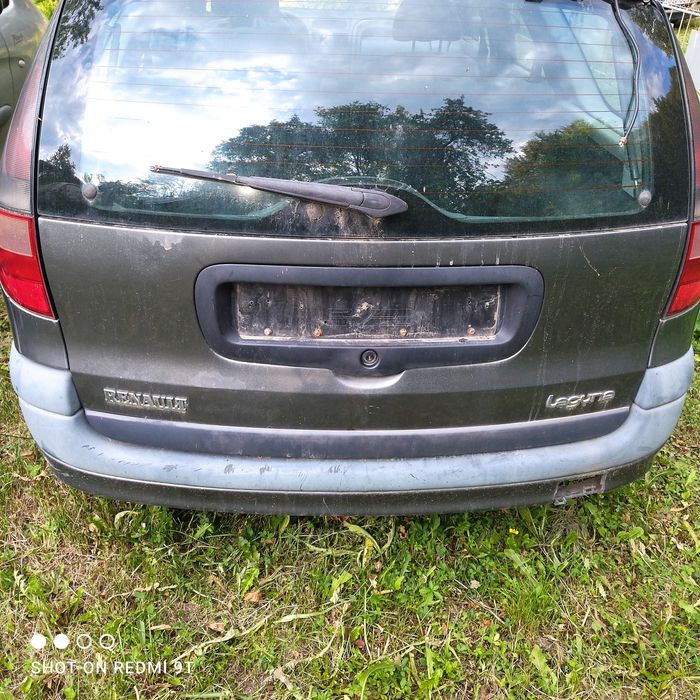 Ситроен Ксара Пикасо и Рено Лагуна 1