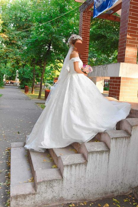 Rochie mireasa+costum ginere