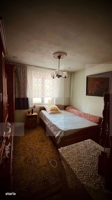 Apartament cu 3 camere si balcon, decoamandat, spatios si calduros in