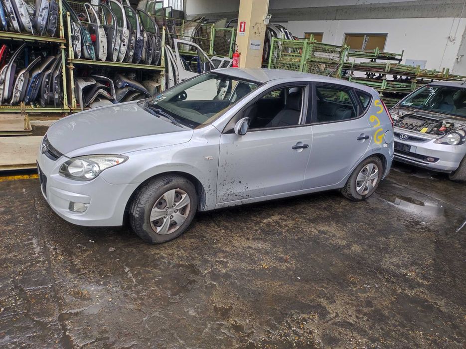 Hyundai i30 / Хюндай и30 1.4i 2010 г.