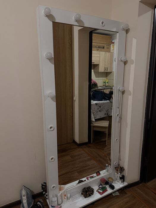 Продаю зеркало 12000 не горит