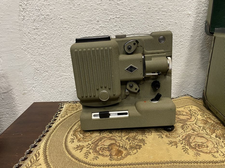 Австрийски проектор за прожекция на лентови филми