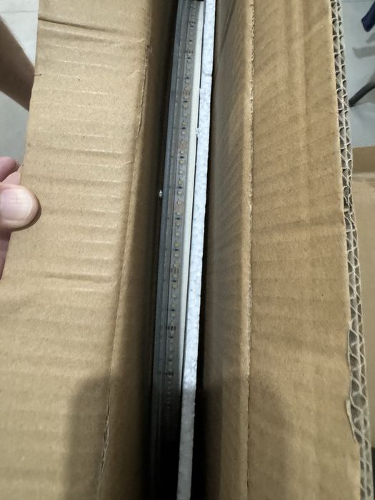 Продам зеркало диаметр 80 см.