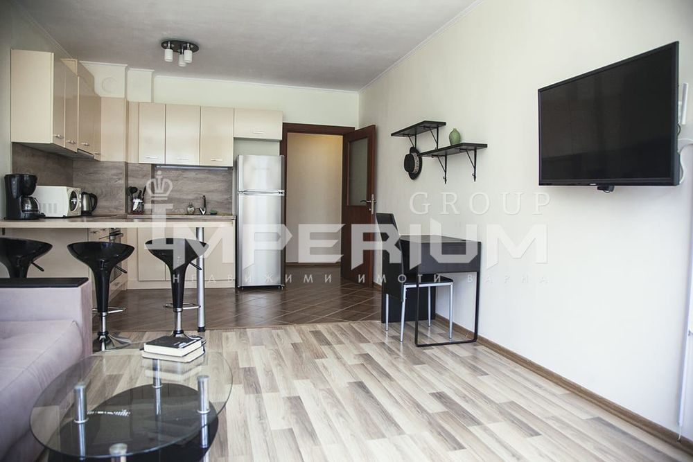 Дава се под наем Двустаен апартамент в Варна, Базар Левски - 70 кв.м за 612 € - Снимка #1