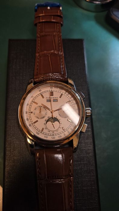 Cear automatic Forsining Calendar complet