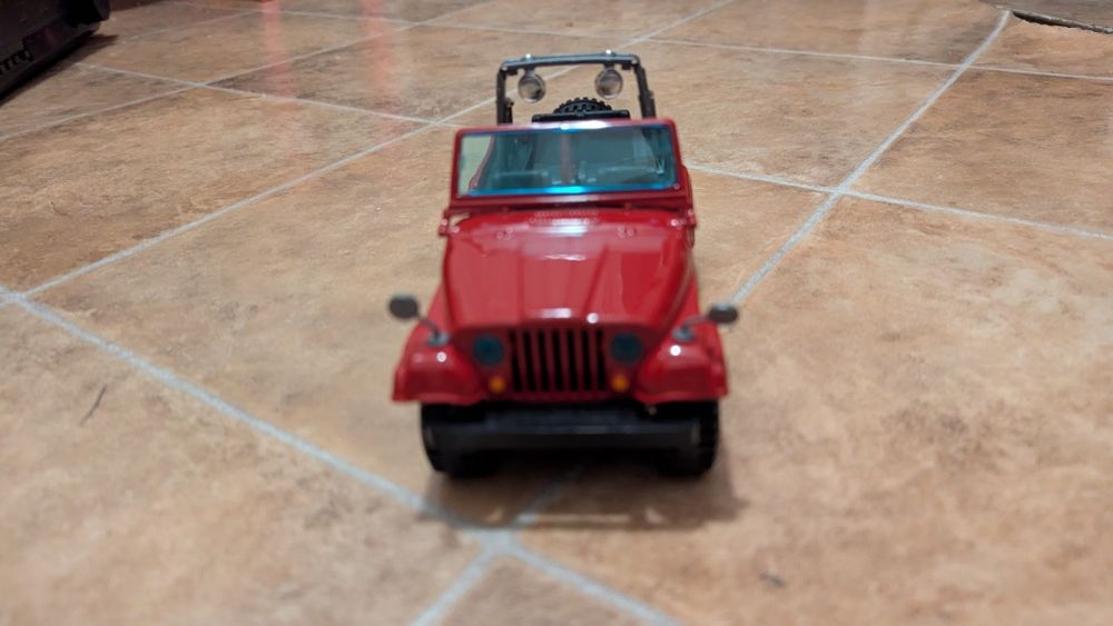 Macheta Jeep CJ-7 1:24