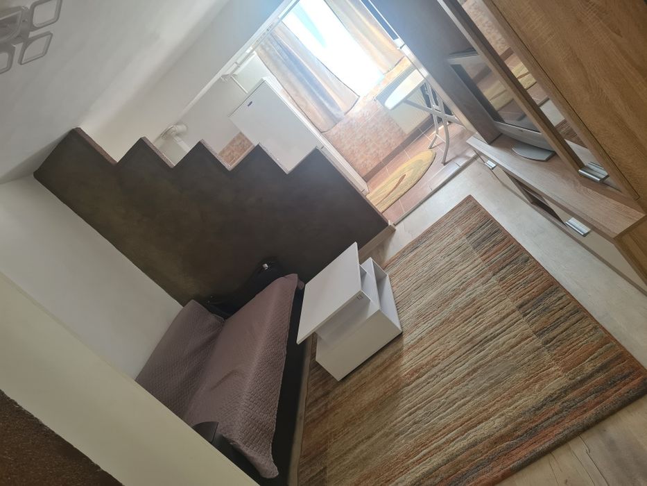 Închiriez garsoniera