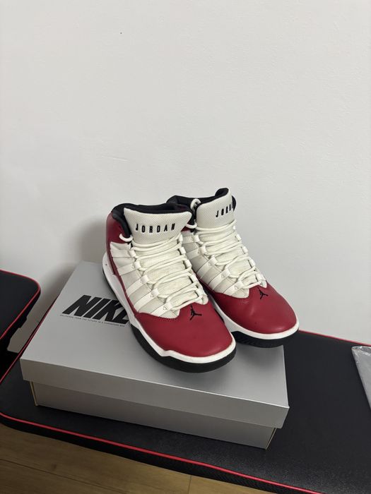 Air Jordan Retro – Mărimea 40-Red/White/Black-Stare excelentă