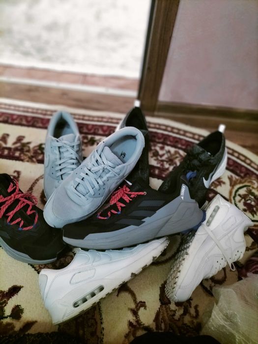 Vând numere mari de la 46 până la 50