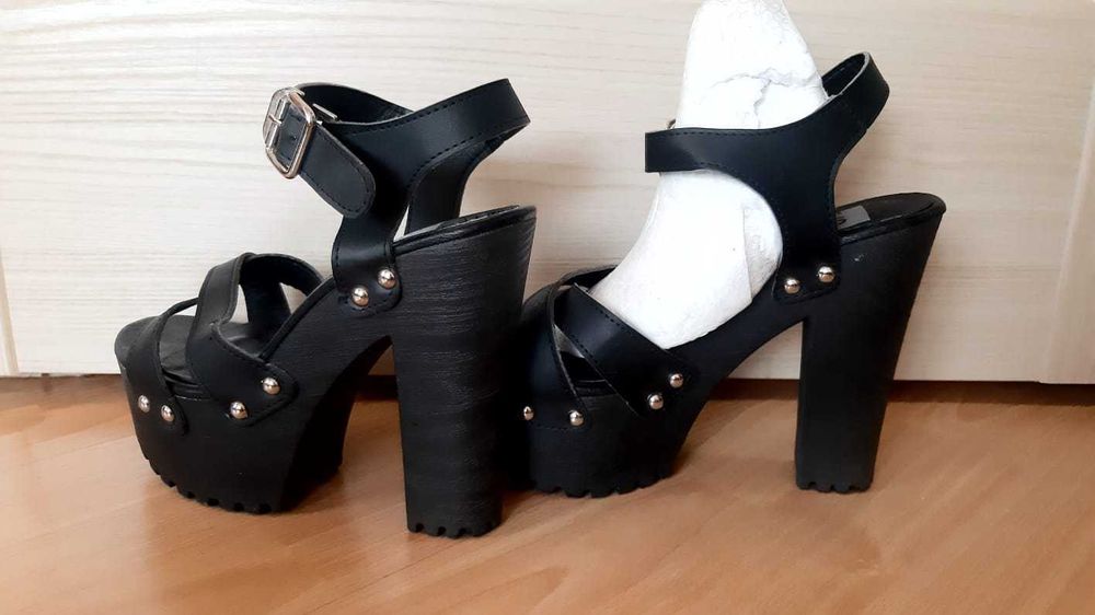 Продам босоножки на платформе, Корея