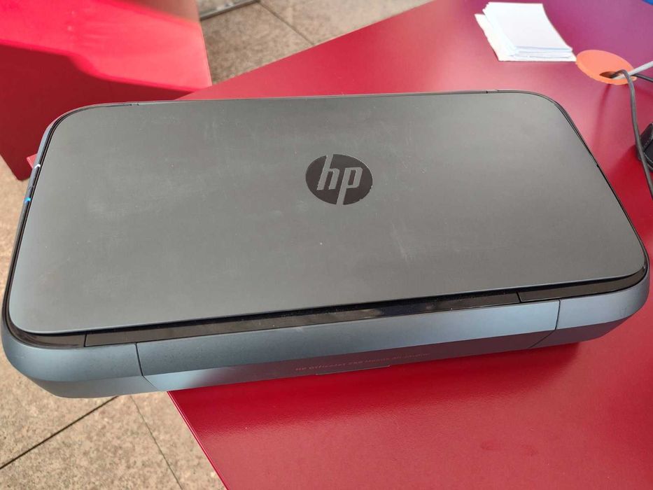 Продавам Принтер HP OfficeJet 250 Mobile