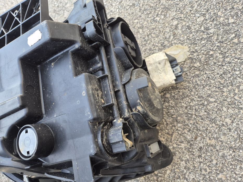 Десен фар Фолксваген Пасат Б8 фарове VW Passat B8