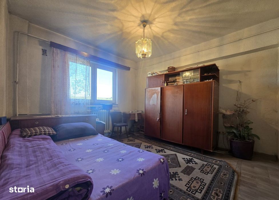 Apartament 2 camere, etaj 10, balcon, Câmpulung