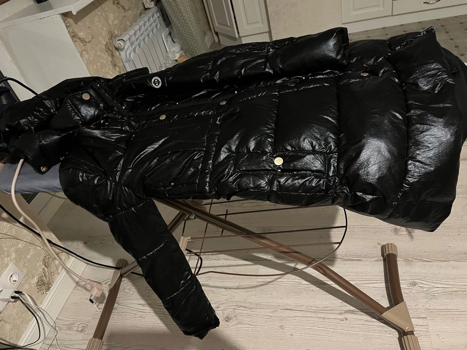 Продам пуховик Armani Exchange