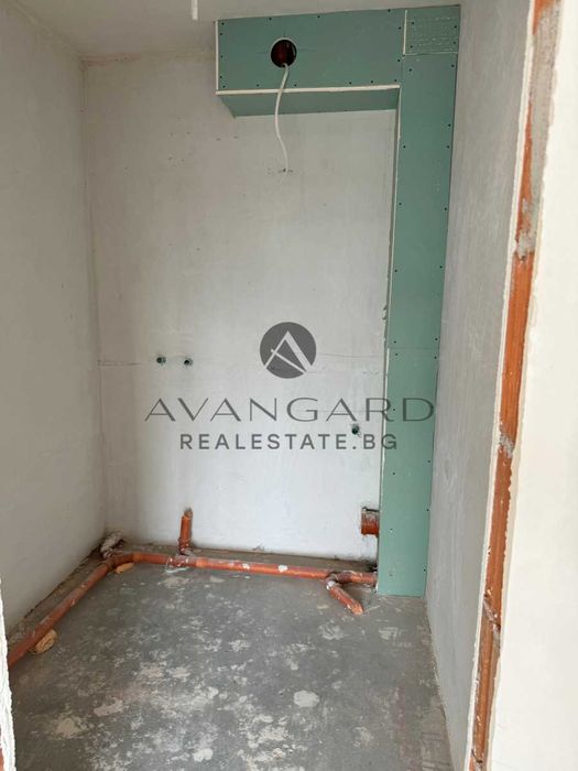 Продава се Тристаен апартамент в Пловдив, Остромила - 180 кв.м за 1195 €/кв.м - Снимка #2