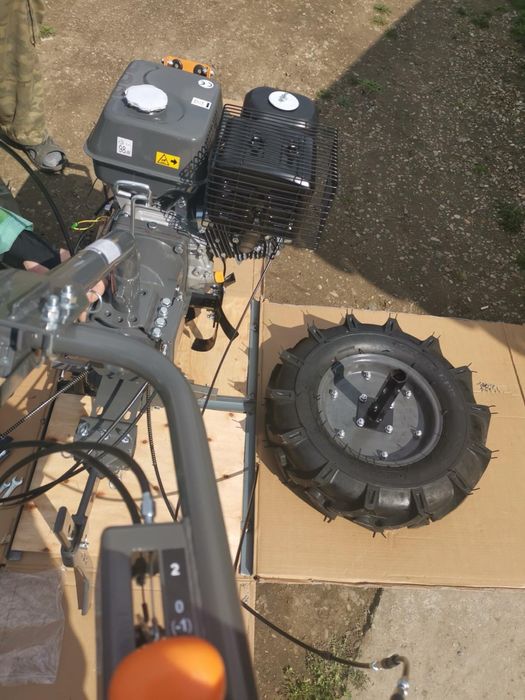 Motocultor OMAC MC 13000, model pe benzină, cu diferențial, 13 CP