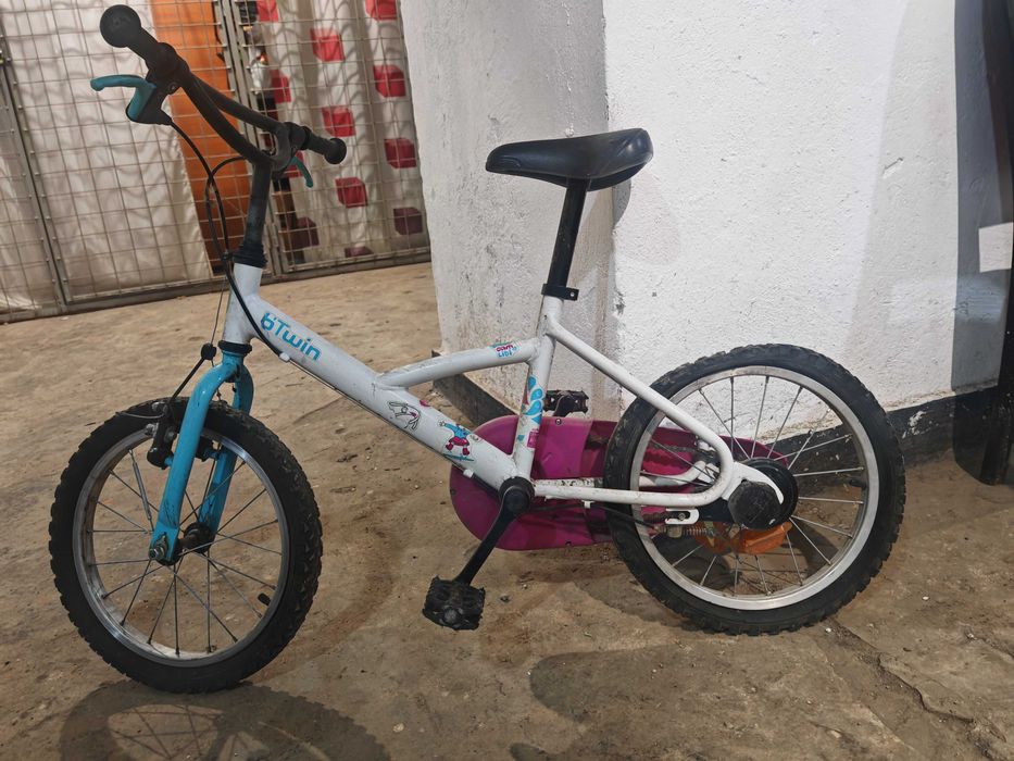 Vând biciclete, trotineta, cuști păsări, anvelope, cusca rozatoare