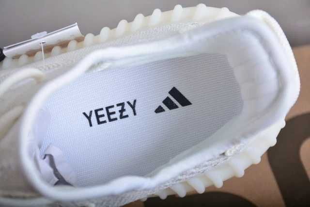#BLACKFRIDAY Yeezy Boost 350 V2 'Bone'