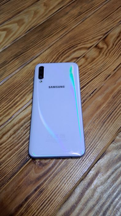 Продам Samsung A50