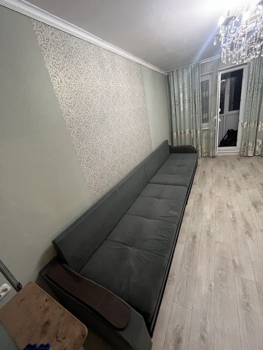 Продам большой диван (4 метра) в отличном состоянии