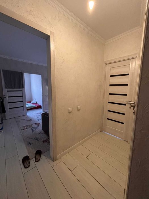 продам четырехкомнатную квартиру