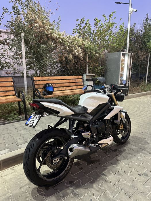 Triumph Street Triple 675 – 2013 – Naked sport, 3 cilindri