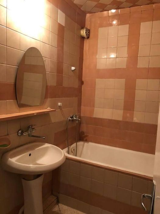 Дава се под наем Тристаен апартамент в Пловдив, Кършияка - 100 кв.м за 460 € - Снимка #6