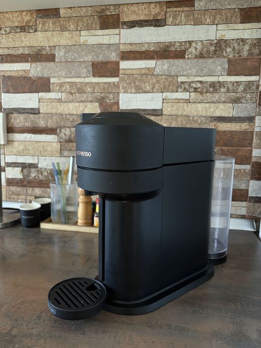 aparat de cafea Nespresso Vertuo Next x Delonghi