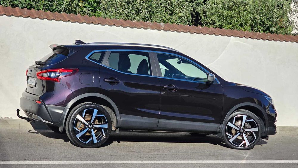 Nissan Qashqai TEKNA Plus 11.2017 1.2Dig-T 115cp Automat / Faruri LED Distronic LINE BLIS PANO BOSE Keyless / TOP