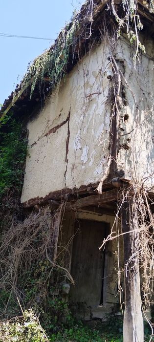 Къща с Трънска банкя