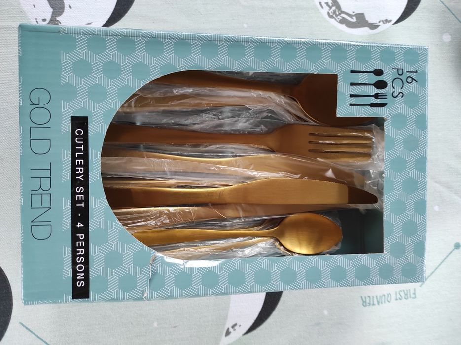 Прибори за хранене