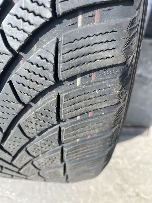 2 бр. зимни гуми 225/55/17 Semperit DOT 2122 5,5 mm