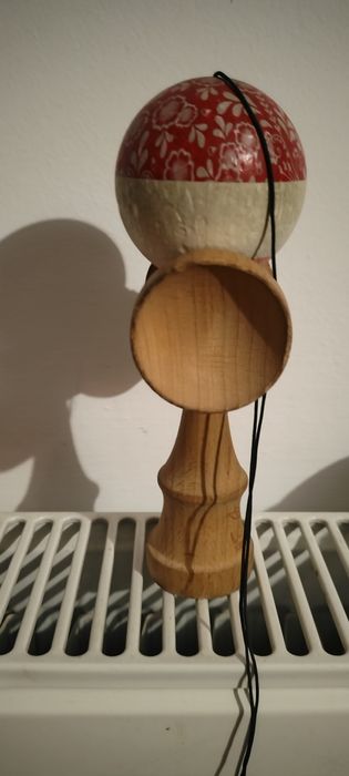 Kendama Lotus Bloom V2 Red Antiskid