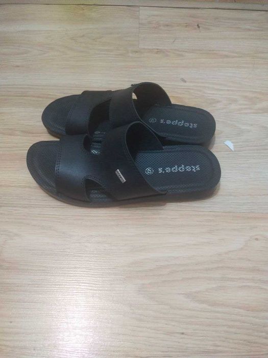 Продам шлепки новые