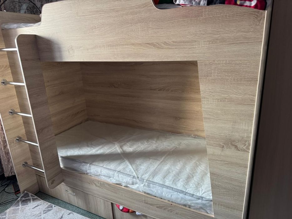 Двухъярусная детская кровать