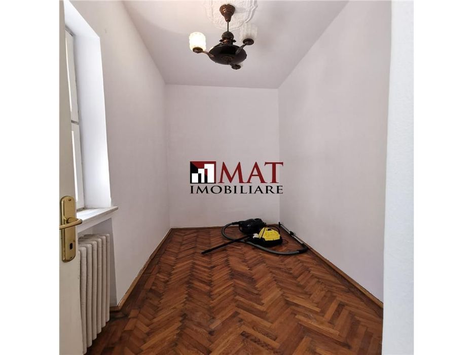 Apartament Ultracentral cu 5 Camere 160mp str Republicii