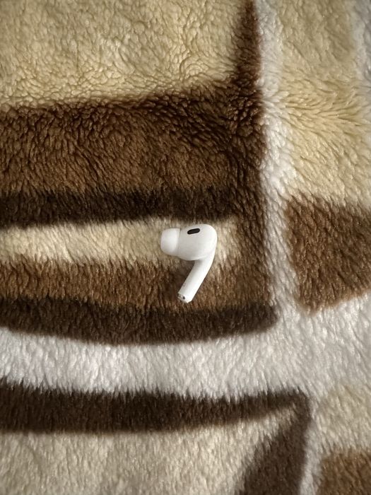 Правый наушник airpods pro 2