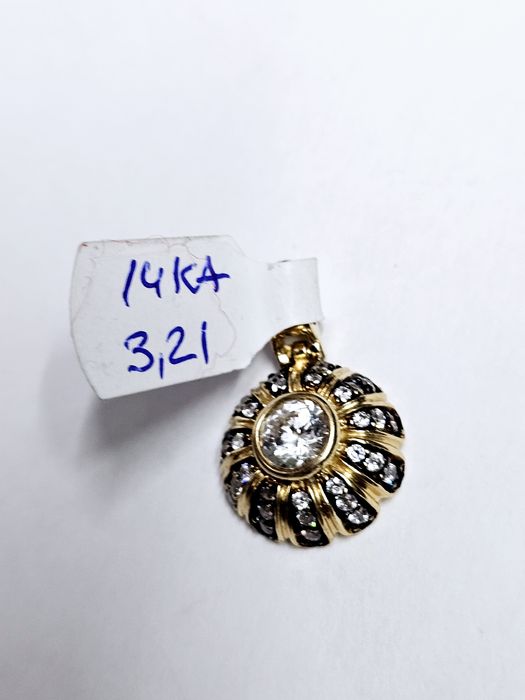 Vand pandantiv din aur 14 k 3.21 g cod 413