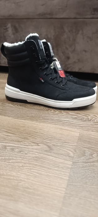 Продаются Rieker мужские ботинки 42, черные, пишите и звоните телеграм