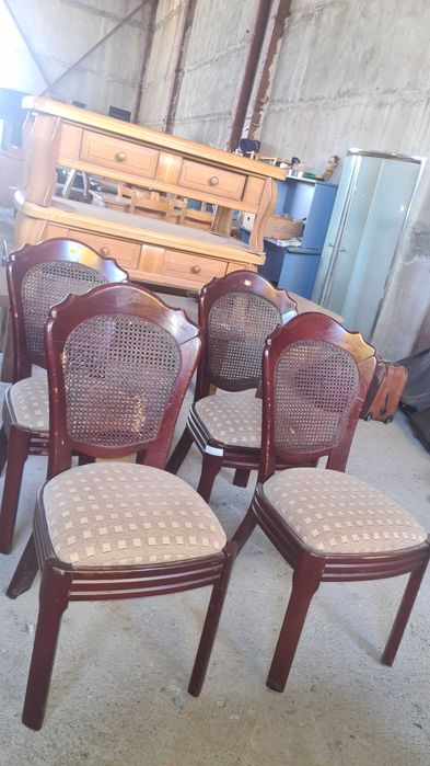 стол с ратан и дамаска внос от Европа